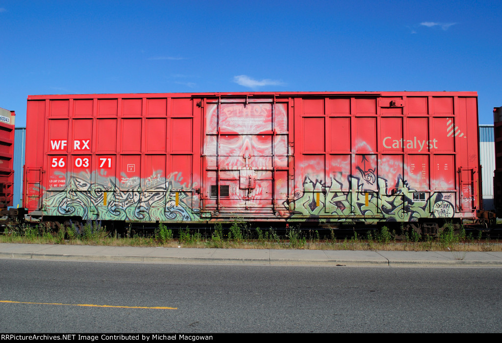 WFRX 560371 50-6 ft Single Door Excess Height Boxcar (side B).