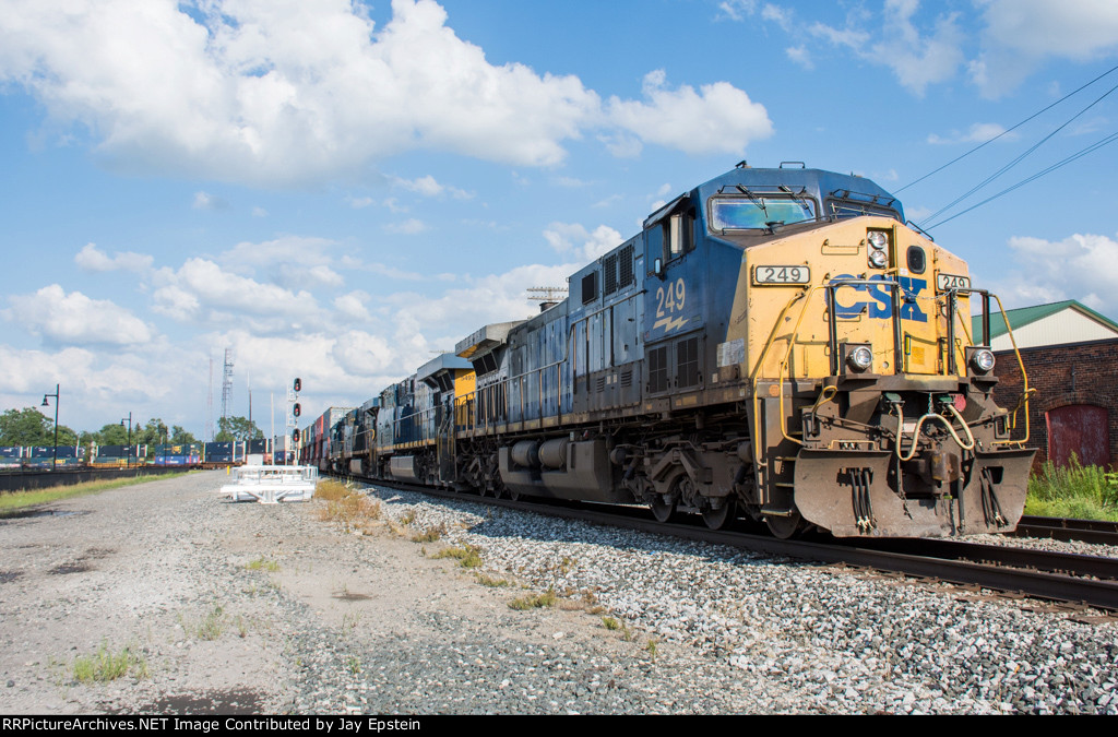 CSX 249 is in charge of today's Q151