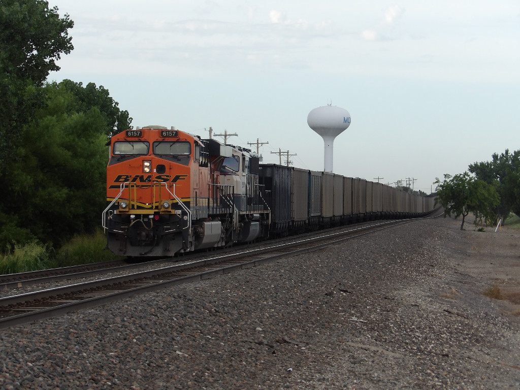 BNSF ES44AC 6157