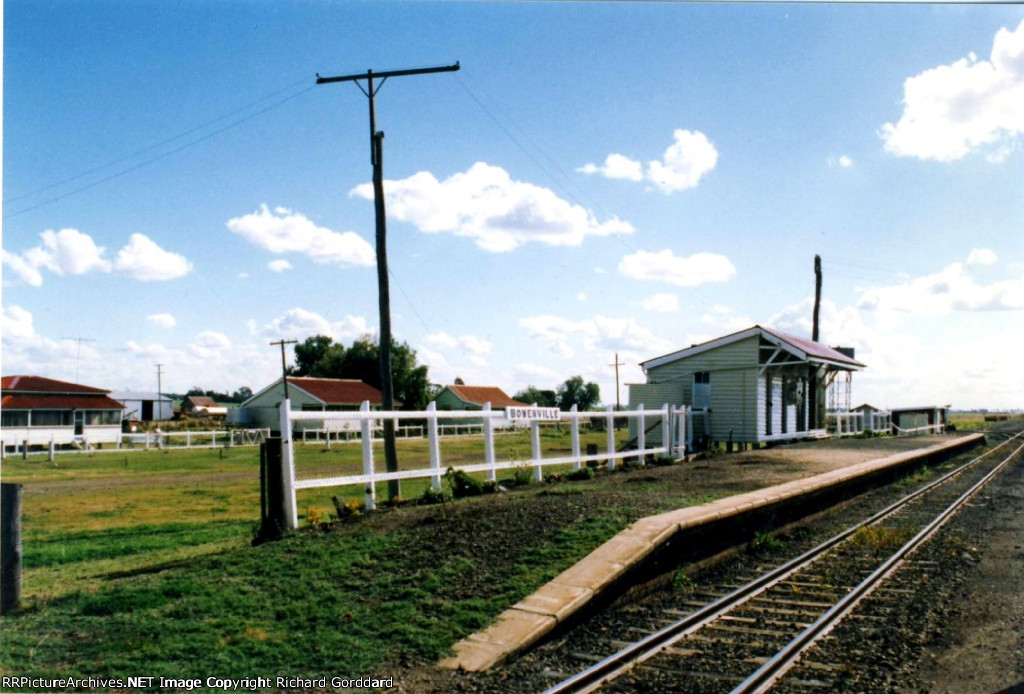 Bowenville station 