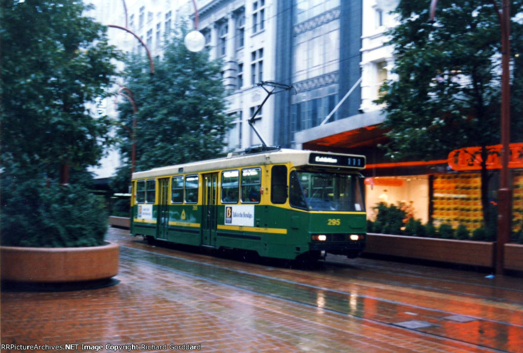 Street car 295