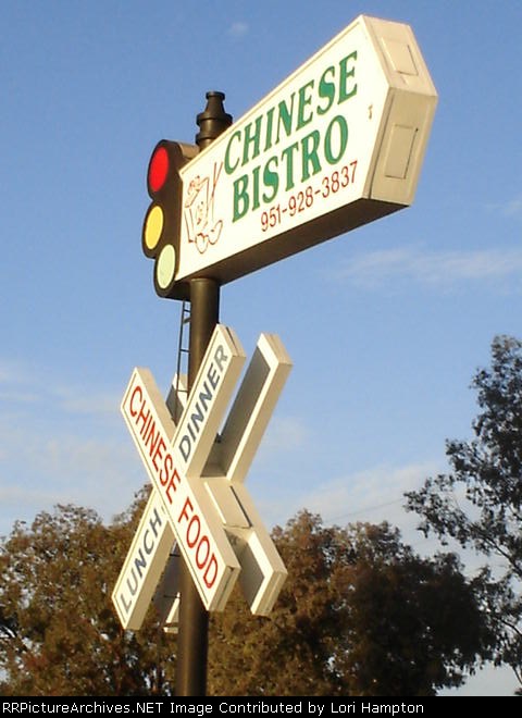 Chinese Bistro sign