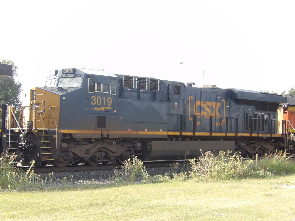 CSX ES44AH 3019