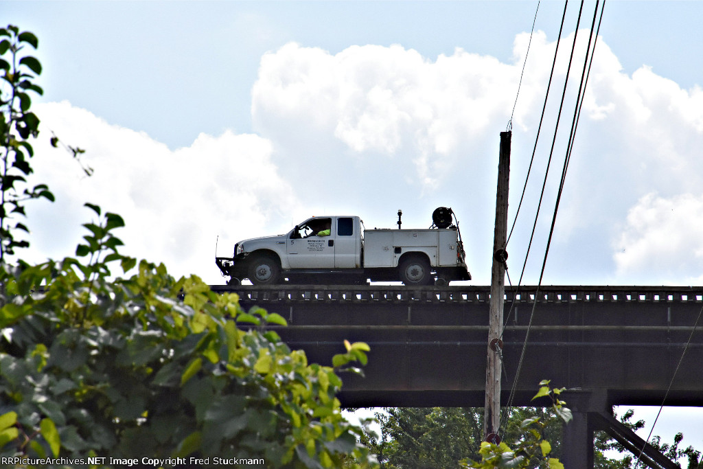 Meanwhile and across town on the Wheeling TC 5 crosses Cascade Locks.