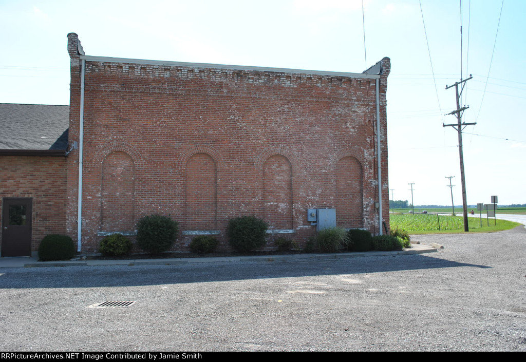 C&LE interurban power substation