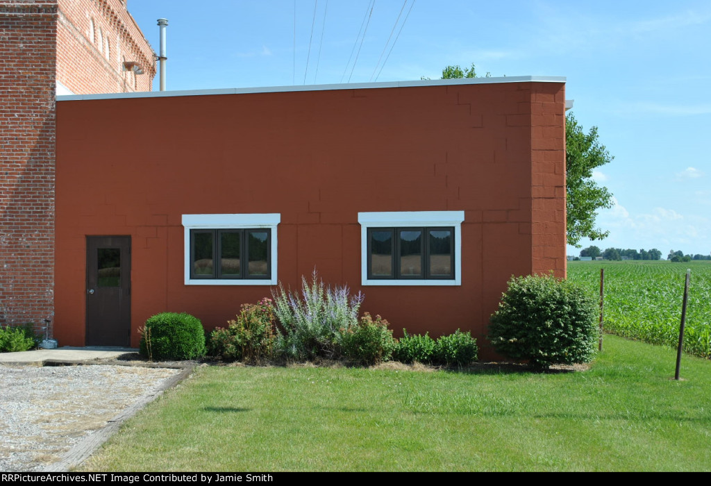 C&LE interurban power substation