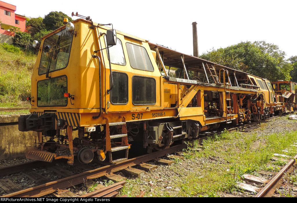 MRS S-07 Tamping Machine