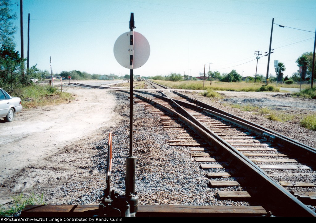 La Feria Team Tracks