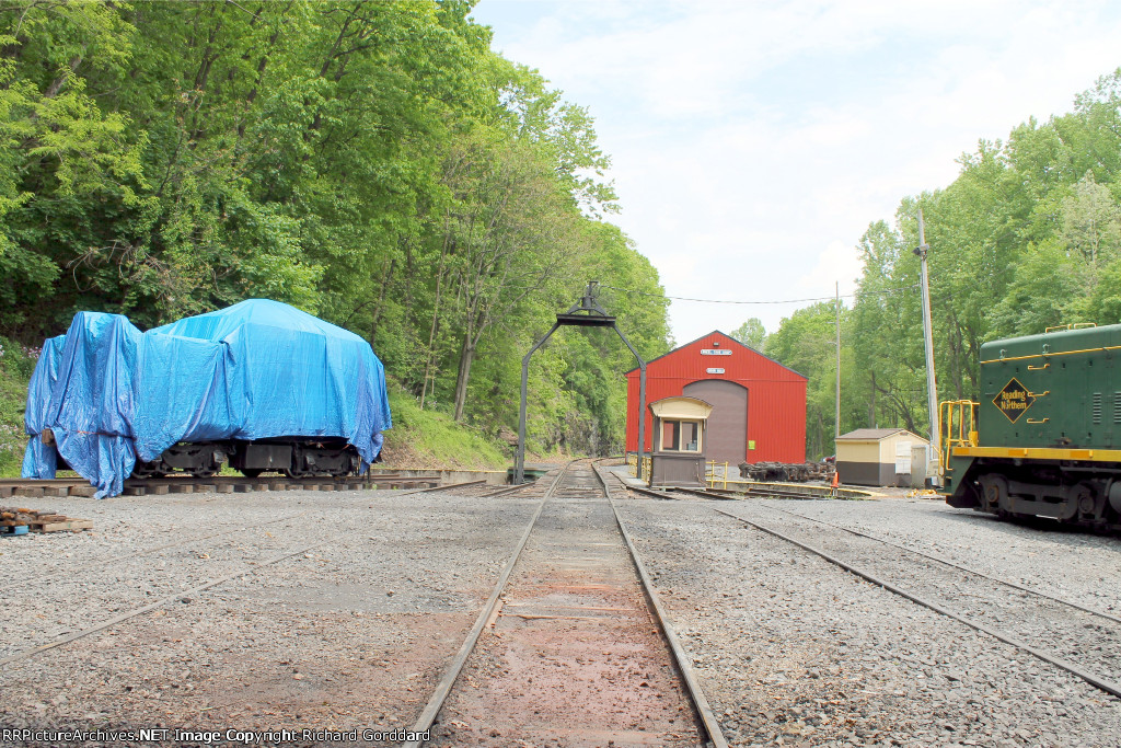 Port Clinton turntable area 425s tender is under the blue tarp snd 802 is on the right