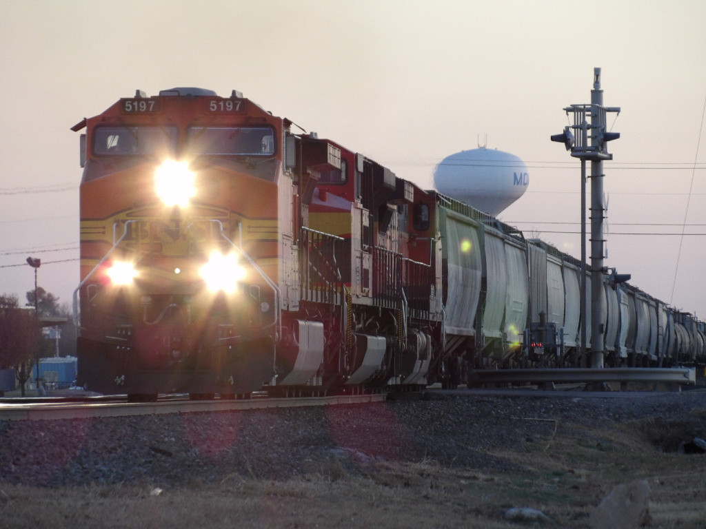 BNSF C44-9W 5197