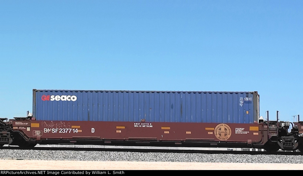 EB Manifest Frt at Maule Ave -39