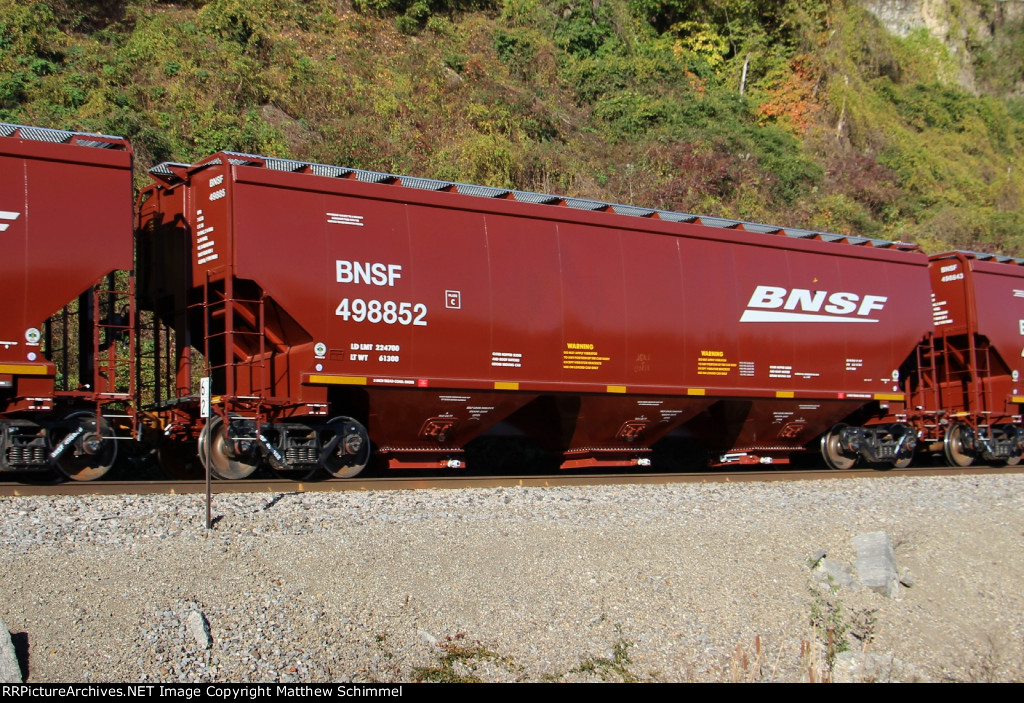 New BNSF Covered Hopper