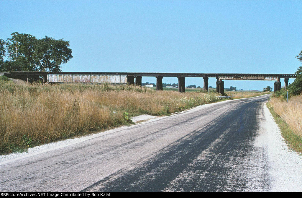 northeast of Sidell C&EI Bridge (not my photo)