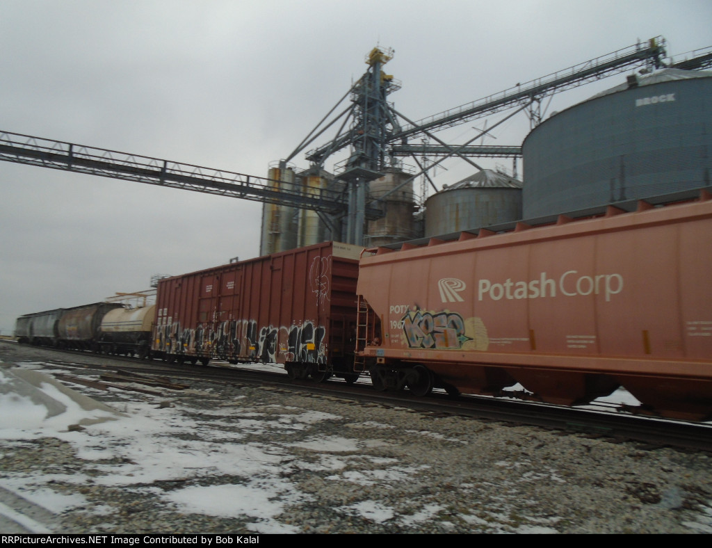 CSX 427 & 8388 heading north