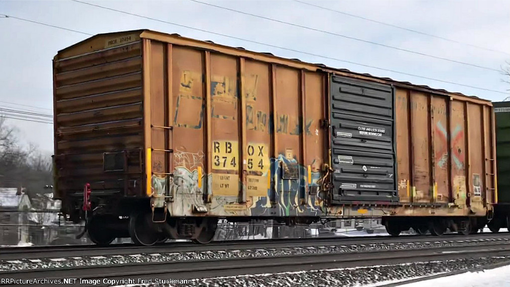 RBOX 37454 is new to rrpa and closes out this album.