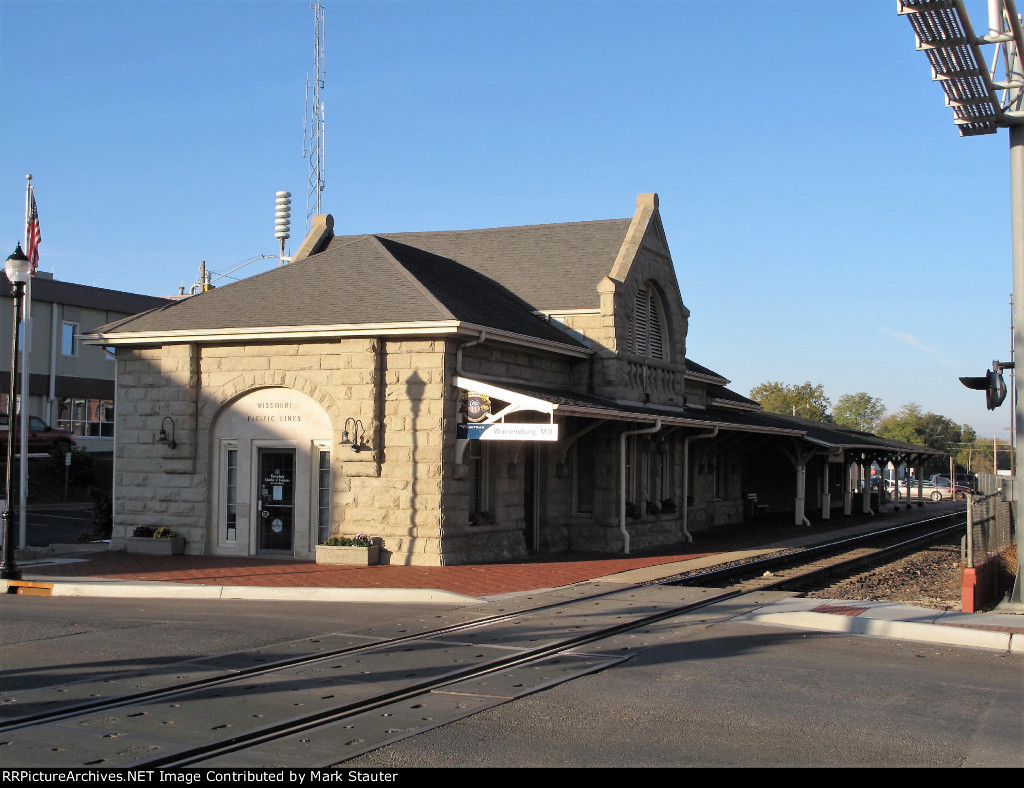 WARRENSBURG AMTRAK STATION (28 October 2013)