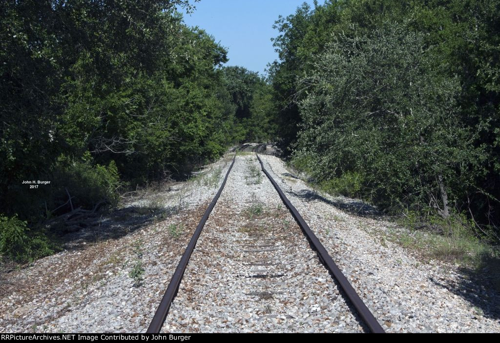 GRR Tracks Heading West Approaching The Bridge At Berry Creek - Weir, TX - 06-07-2017