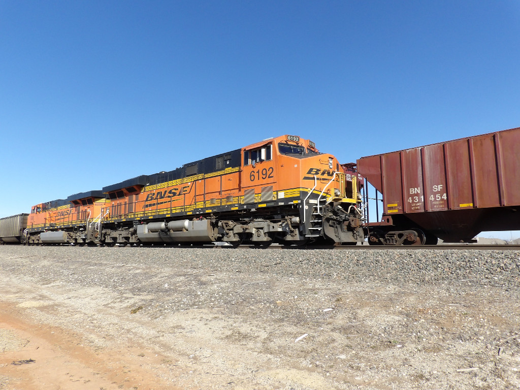 BNSF ES44AC 6192
