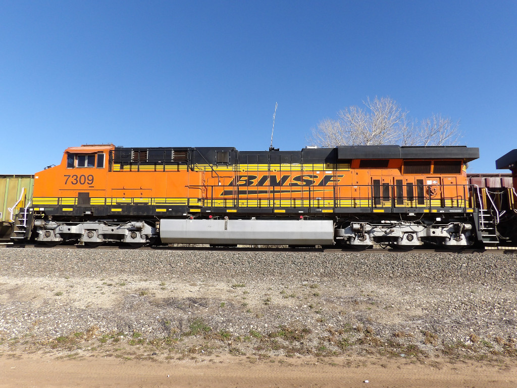 BNSF ES44DC 7309