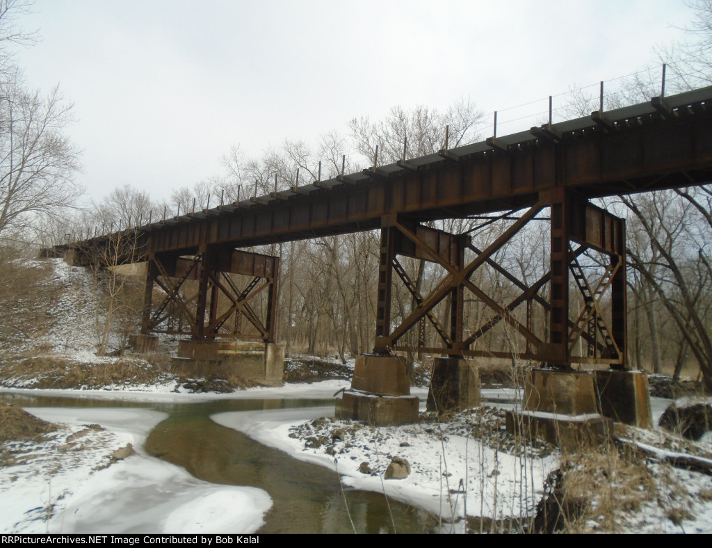 looking east UP Bridge north side