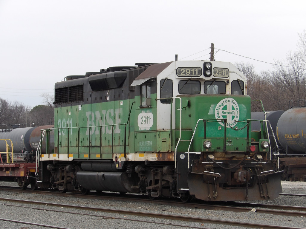 BNSF GP39E 2911