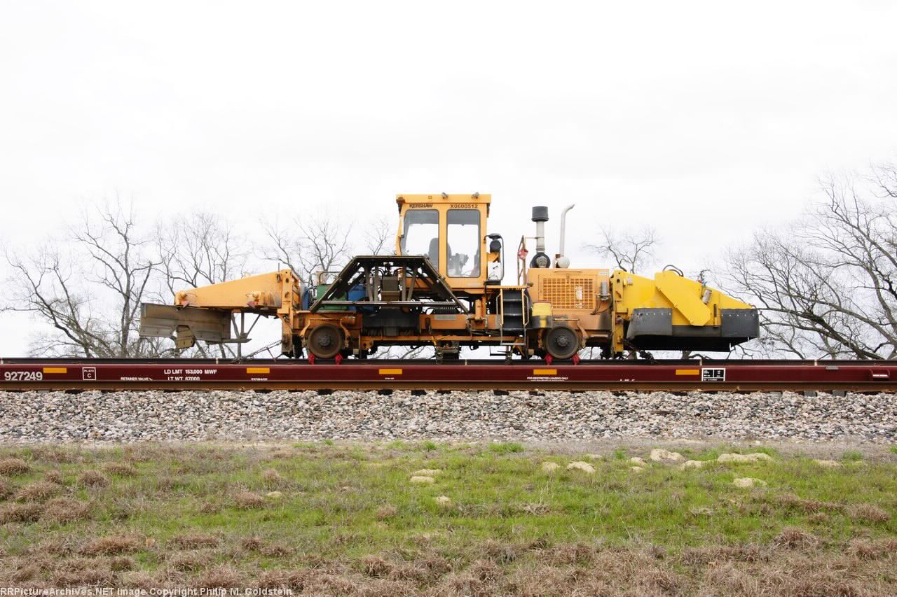 BNSF X0600512 Kershaw Ballast Regulator, BNSF 927249 89' MOW Flat