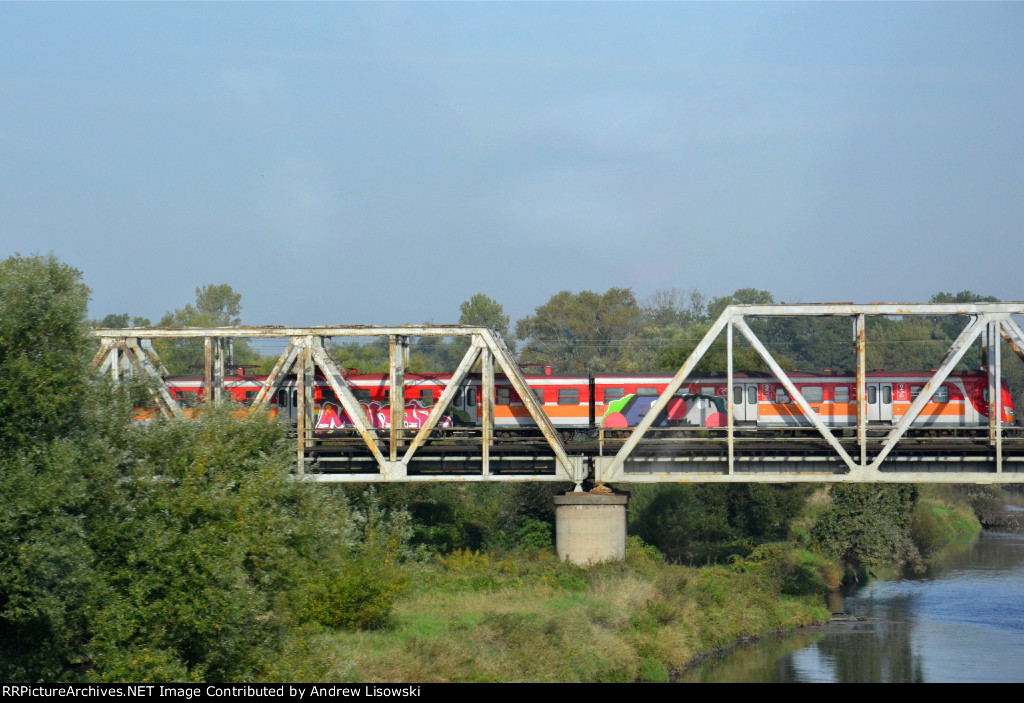 Polregio EMU Trainset Crossing the Vistula