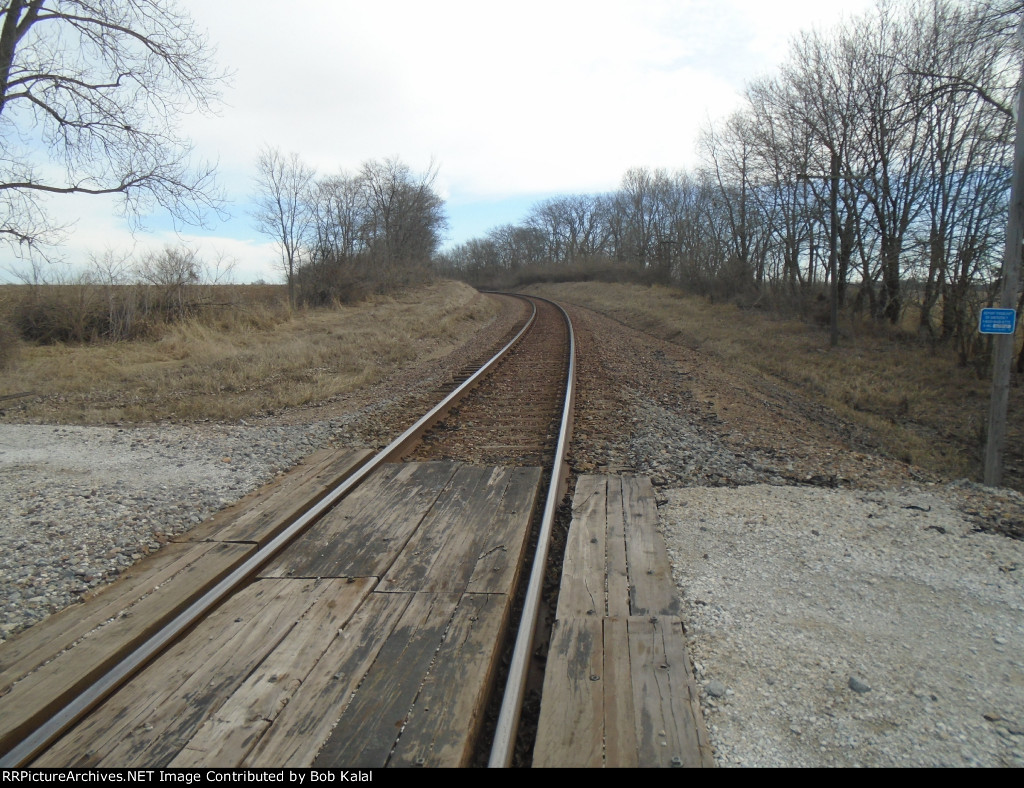 looking southeats with crossing