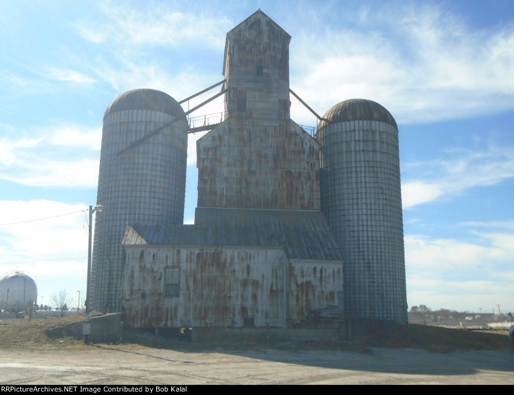 Ficklin Grain Towers