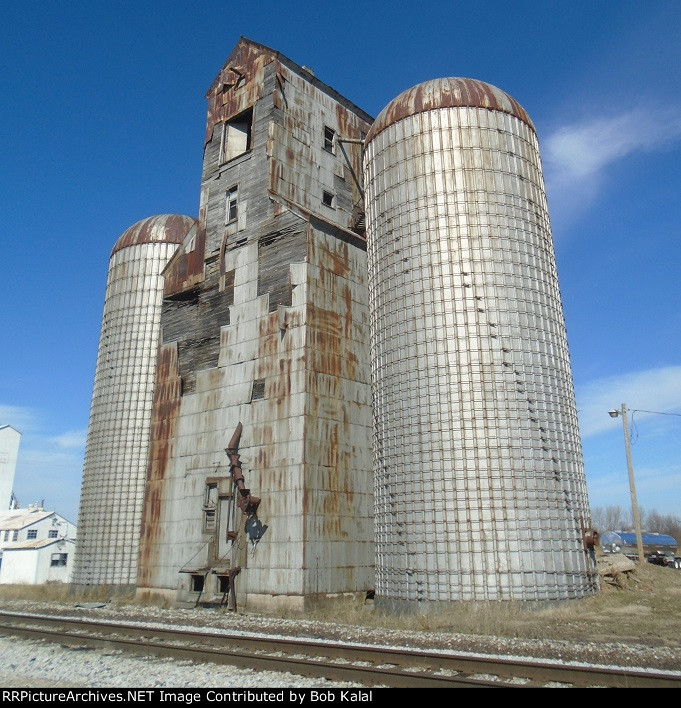 Ficklin Grain Towers