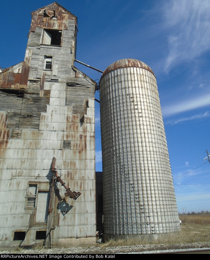 Ficklin Grain Towers