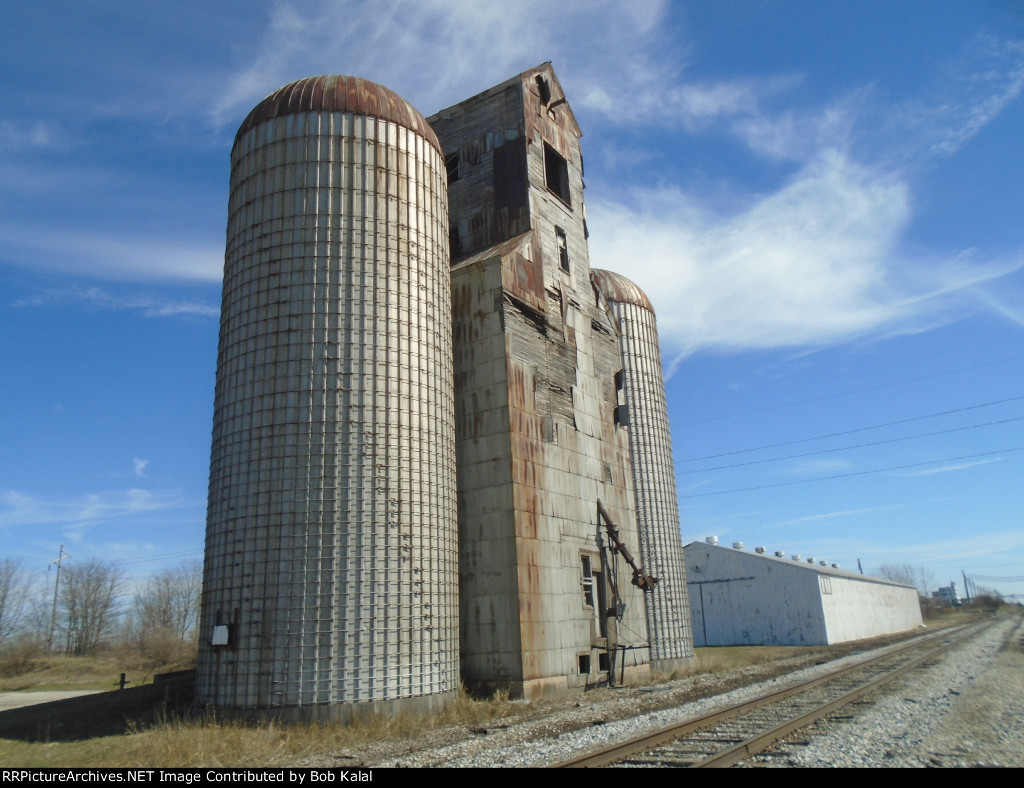 Ficklin Grain Towers