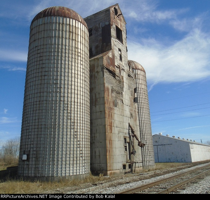 Ficklin Grain Towers
