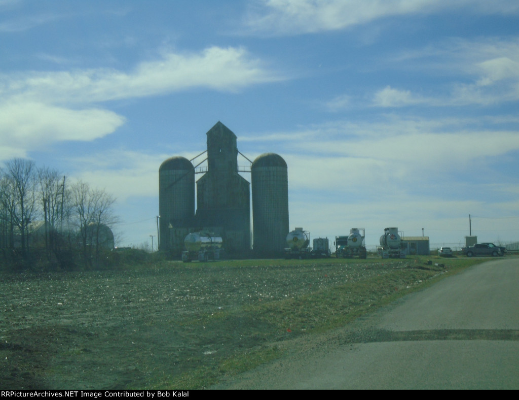 Ficklin Grain Towers