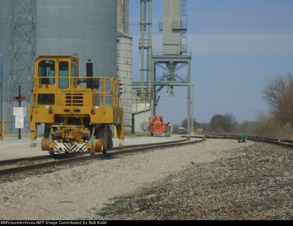 Hoarace Grain Elevator with Trackmobile