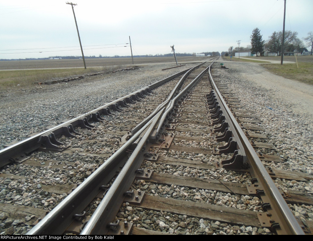 Chrisman Illinois Diamond looking south at switch