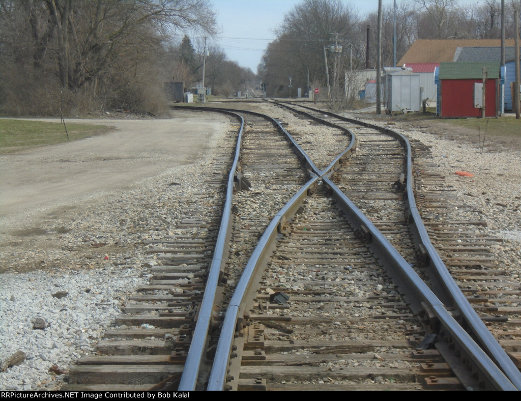  looking east at switch for north bound & diamond in distance