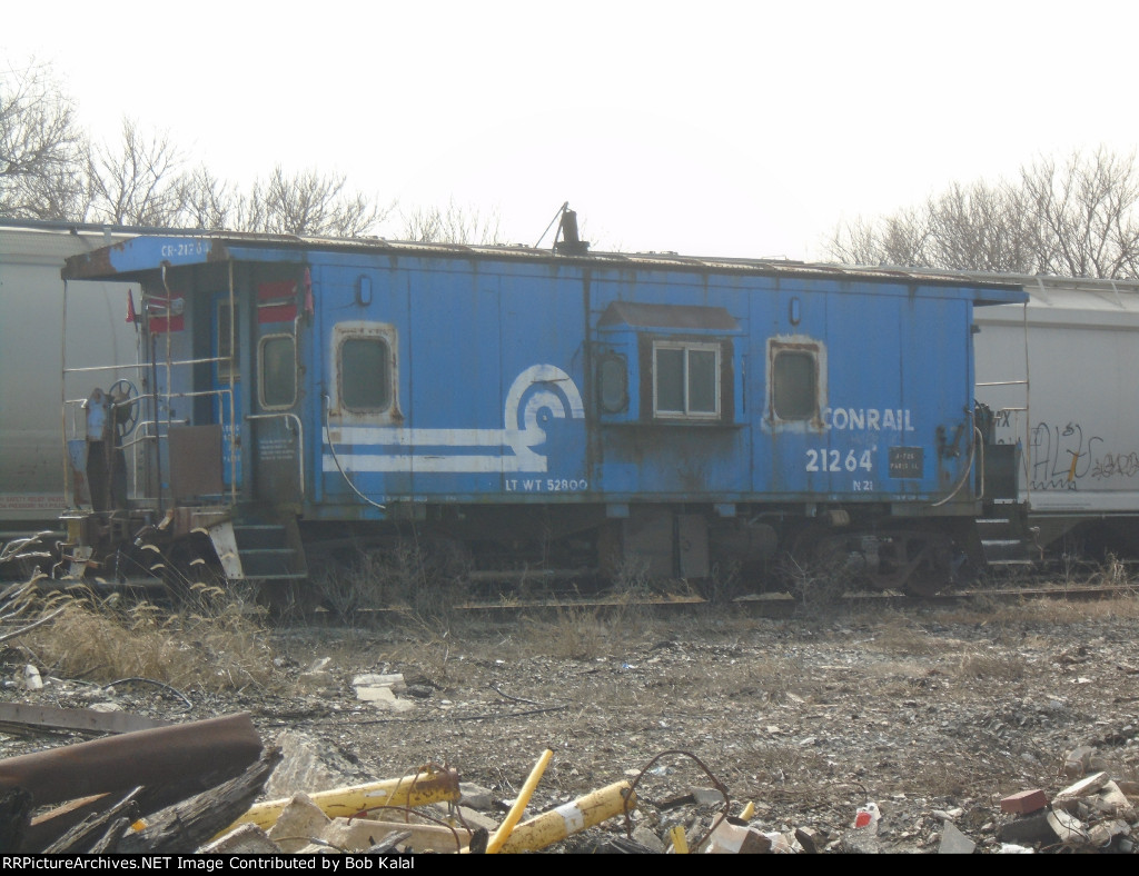  great looking ConRail Caboose