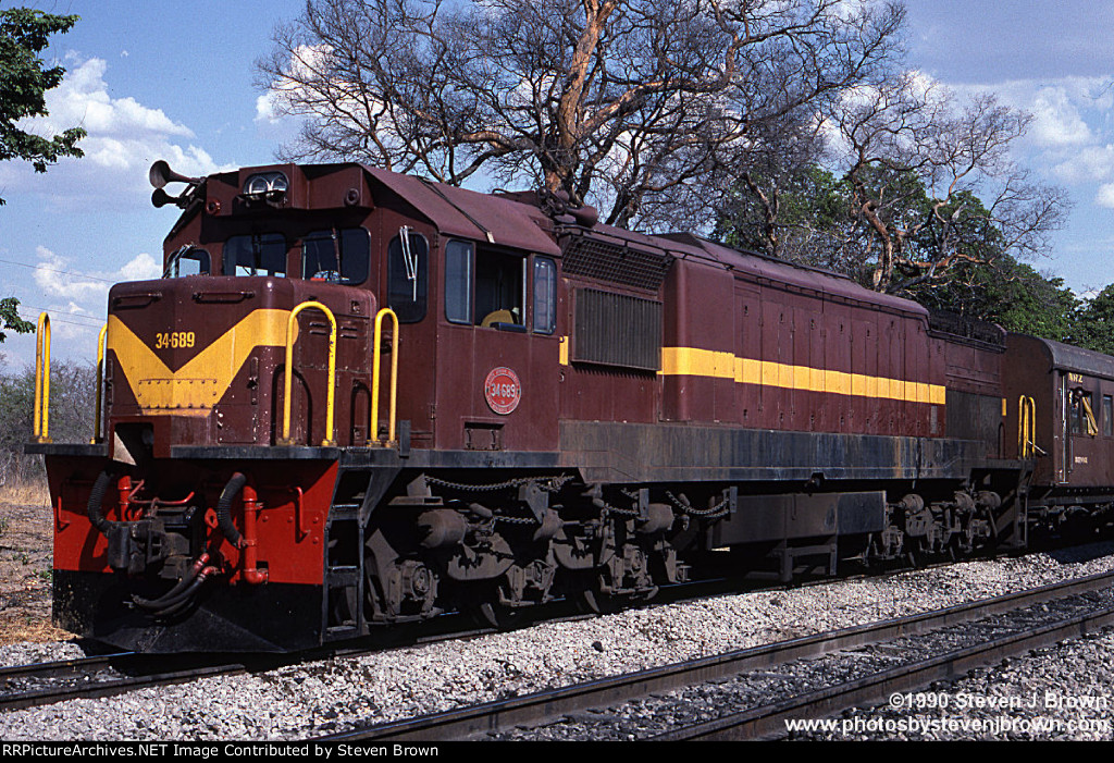 South African Railways EMD GT26MC