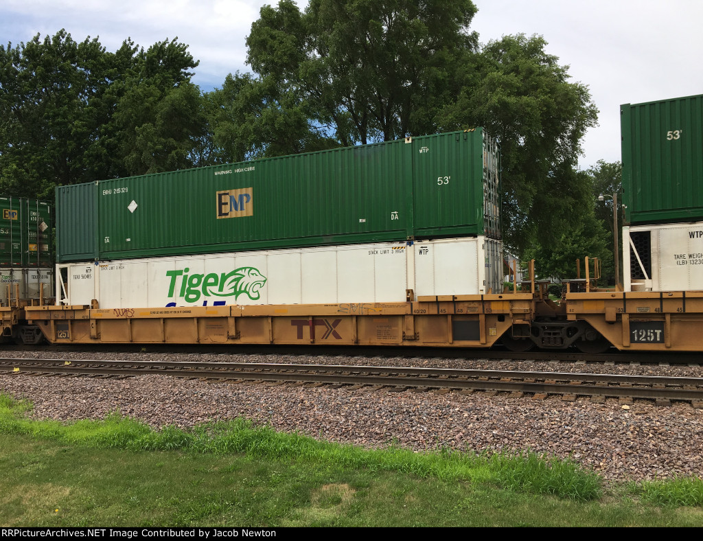 EMHU 265329, TGXU 560485