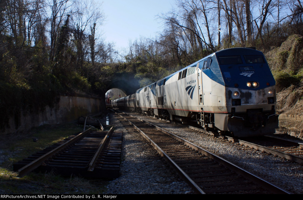 AMTK 58 brings train #20 out of the Park Ave. tunnel on #2 track
