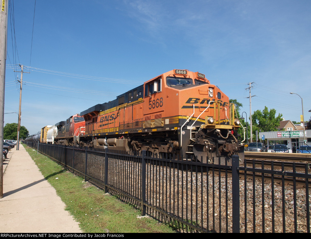 BNSF 5868