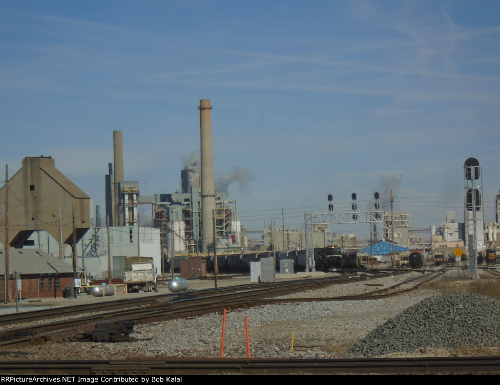  NS 9725 NS 9649 Sneaking its way thru the Yard Heading West