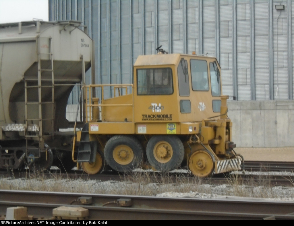  this west bound Facing Trackmobile pulling 10 cars while they were loaded.