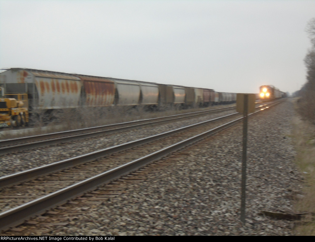 BNSF 6710 CSX 709 NS 7323 Eastbound thru Milmine