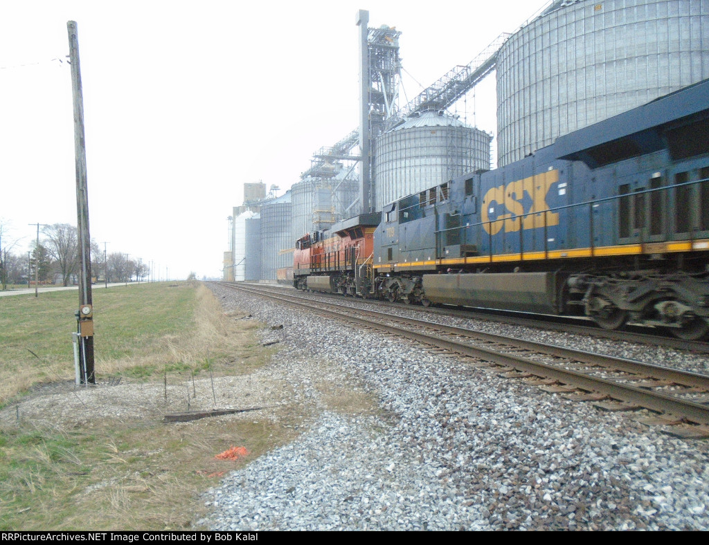  BNSF 6710 CSX 709 NS 7323 Eastbound thru Milmine