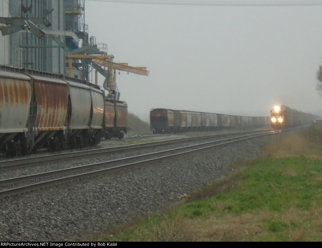 NS 9757 NS 8405 Eastbound thru Milmine