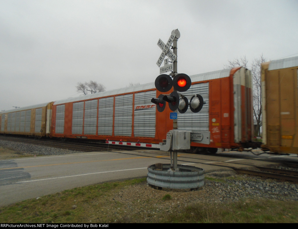NS 9757 NS 8405 Eastbound thru Milmine