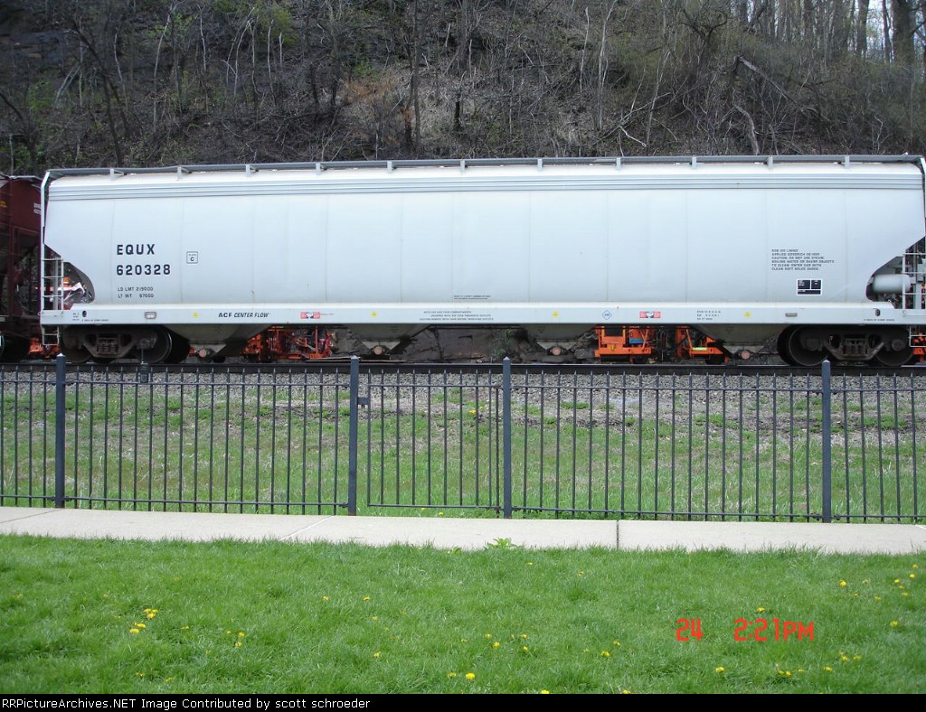 EQUX 620328 Covered Hopper EB