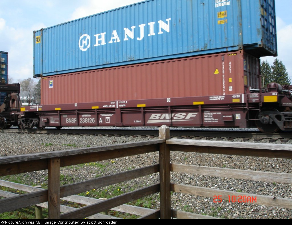 BNSF 238126A Double Stackcar w/FSCU 920546 Container EB
